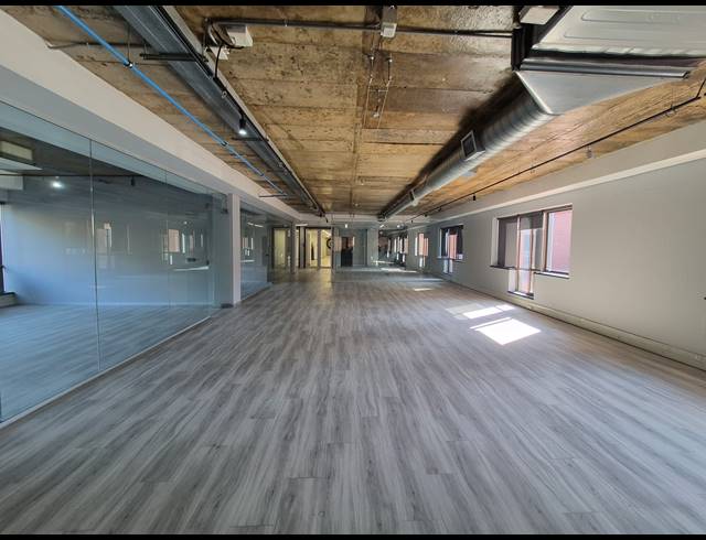 262M² OFFICE TO LET IN WOODMEAD